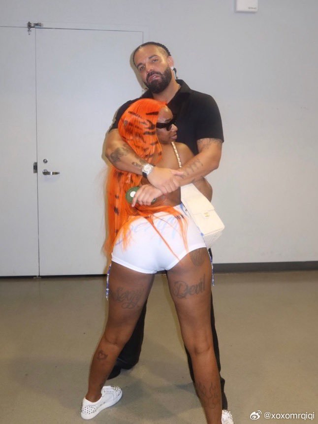 Sexyy Red 分享说 Drake给她买了一个Birkin包包。 