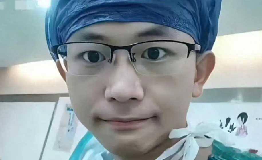 湘雅二医院两年间给罗帅宇转账40多万 一个公立医院，很难想象这么赤裸裸的想用钱来