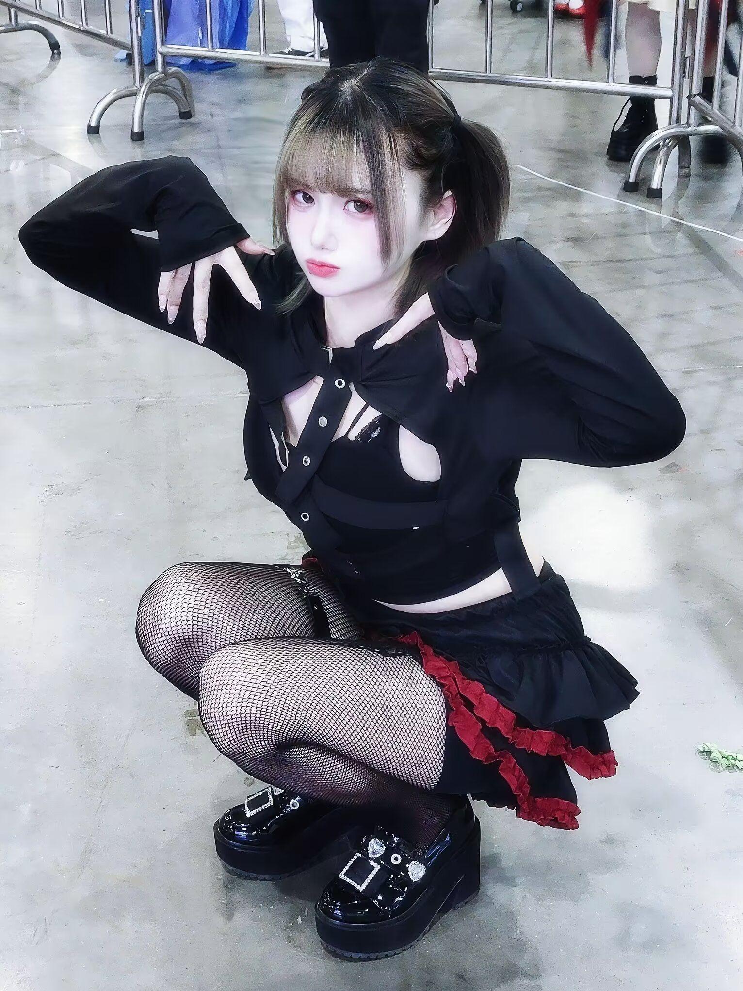 感觉快要长出恶魔角了，快帮我看看。