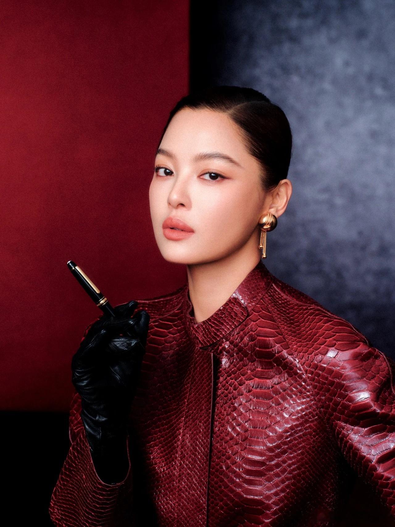 《人物》杂志主刊人物〈年度女演员〉辛芷蕾的专访《长江图》《绣春刀2》《日掛中天》