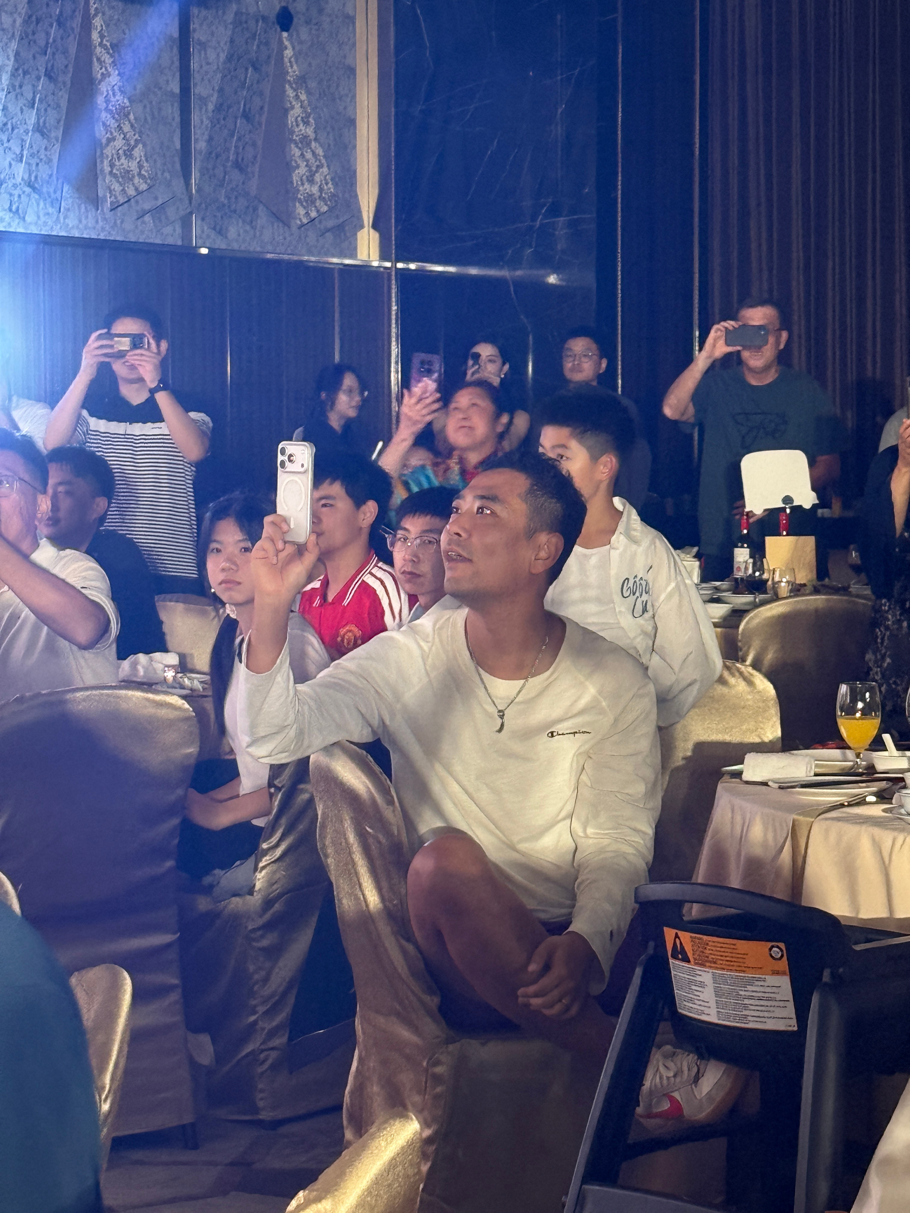 “战地记者们”的各个视角应该大家都刷到啦[爱你]现场真的超级感人！氛围无敌！祝福