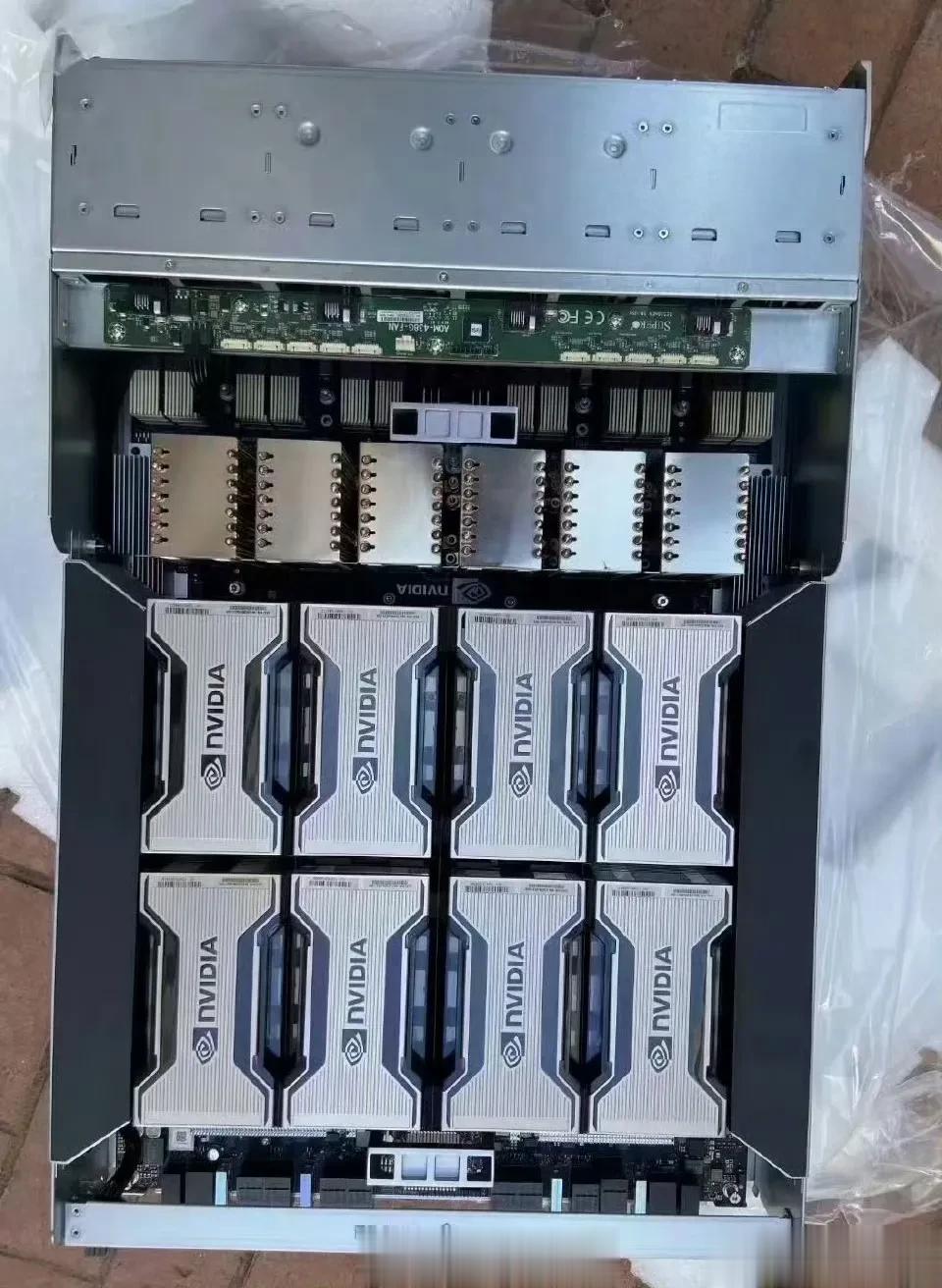 这就是大名鼎鼎的英伟达A100芯片，据说很贵！#数码资讯#