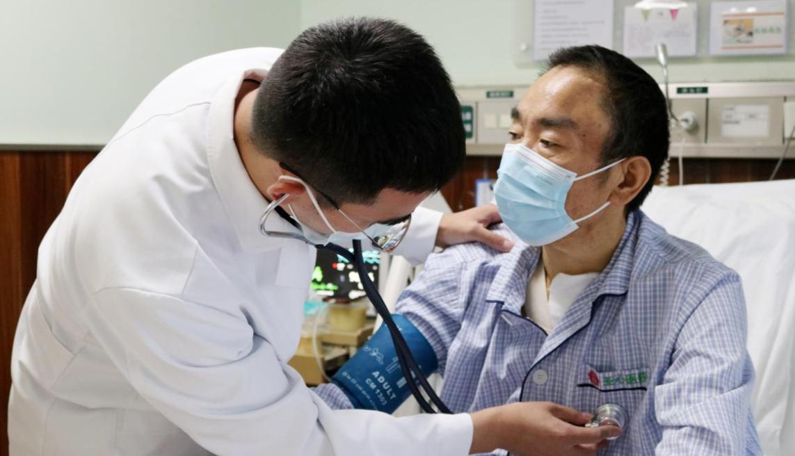 62岁大爷长期喘不过气，以为是气管炎不重视，医生：怎能自以为是

赵大宝（化名）