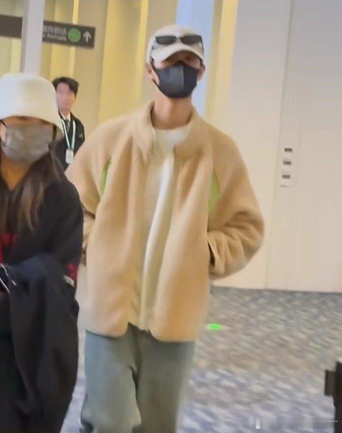 孟子义李昀锐出发星光大赏孟子义李昀锐出发参加星光大赏星光大赏出发星光大赏了 