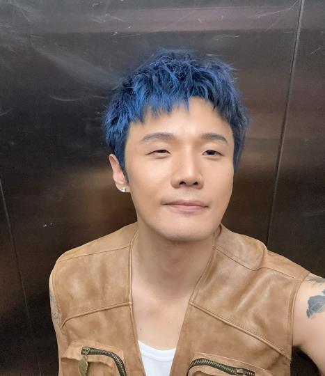 吴向飞的律师随时等候 李荣浩 文艺工作者要有文化 李荣浩单依纯的事情已经解决，而