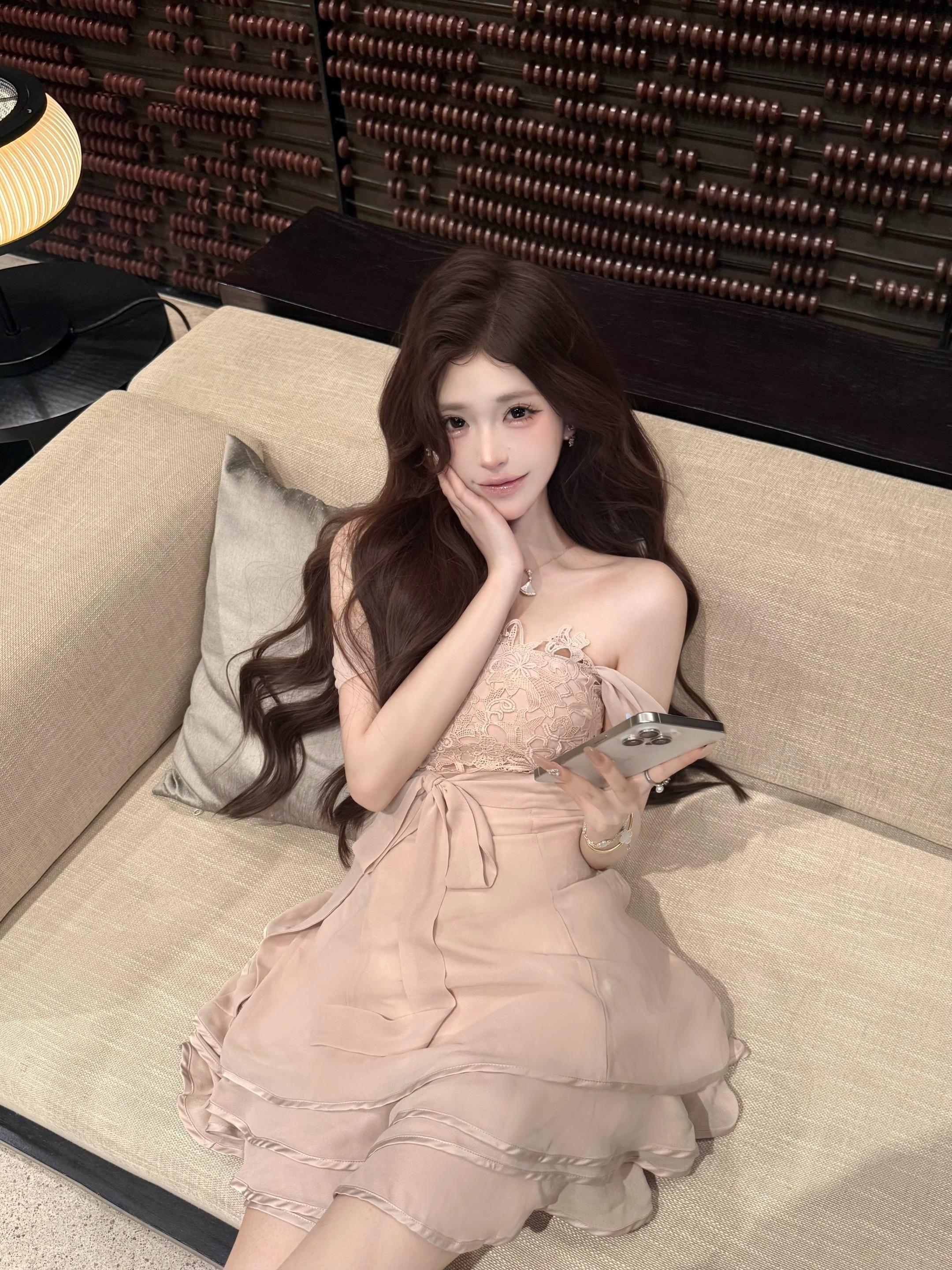 我就是在吸引你的目光 你舍得离开吗。