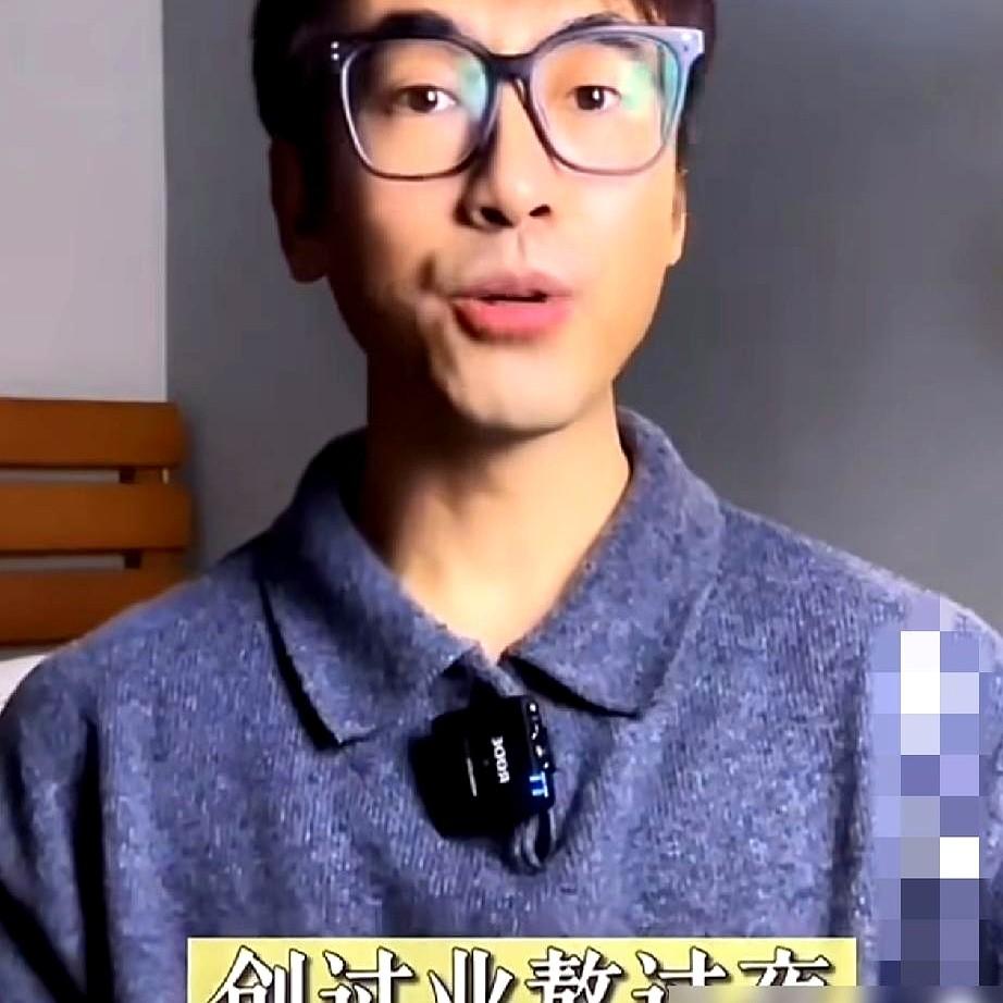 圈内传疯了，肖战在新剧里竟然不惜毁容出演。

中戏一位博士一句话点醒我：别把他当