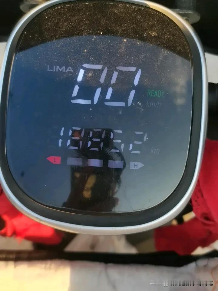 职场不好混，虽然在职场十几年，但依旧没能做一个圆润的、情商高的，能在职场游刃有余