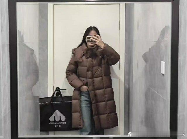 赵露思代言美力城高科技鹅绒服    跟学赵露思的美力暖冬穿搭公式🎉💥【赵露思