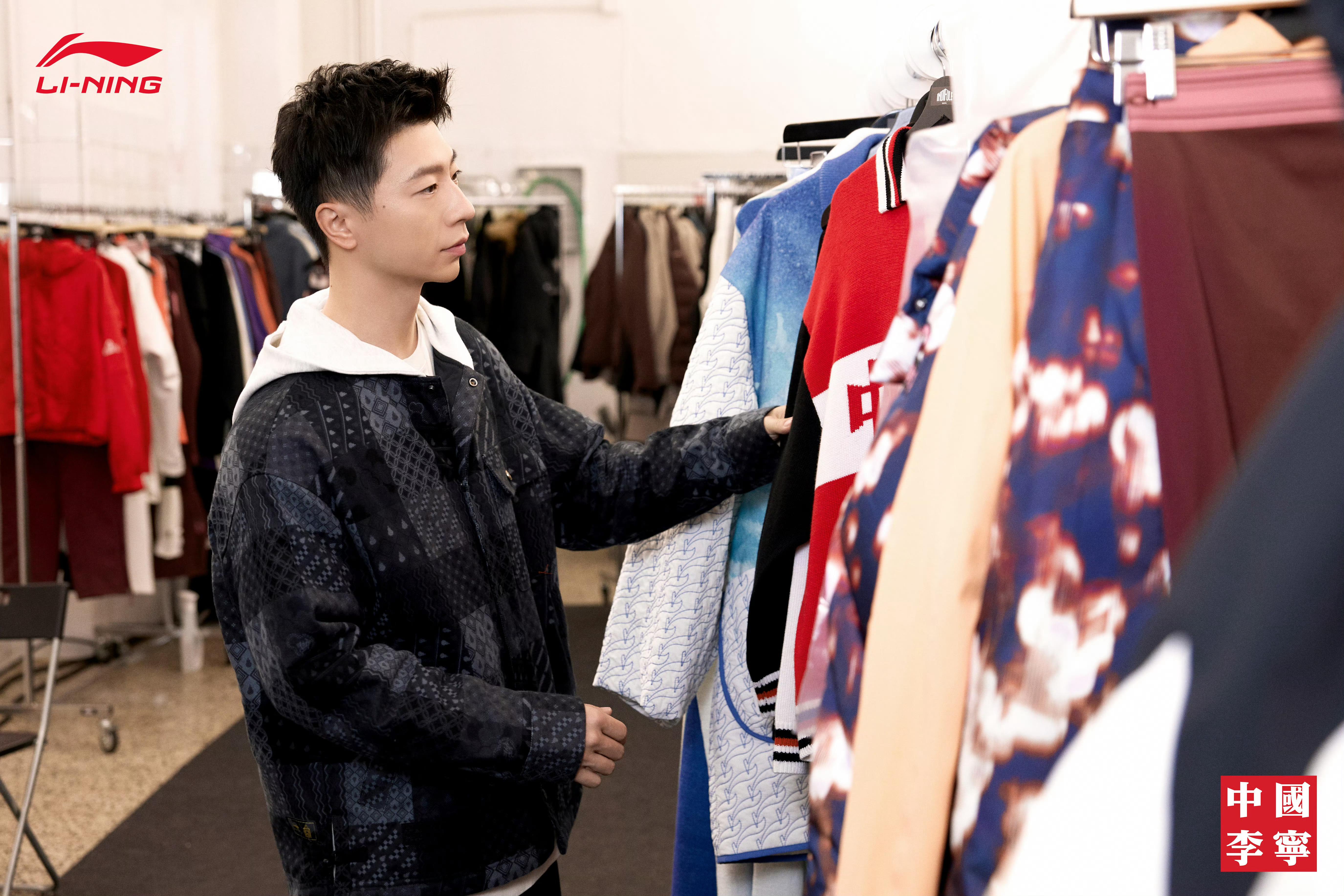 成龙、马龙抵达米兰时装周两人打乒乓球是不是可以叫「双龙戏珠」🏓TheAthle