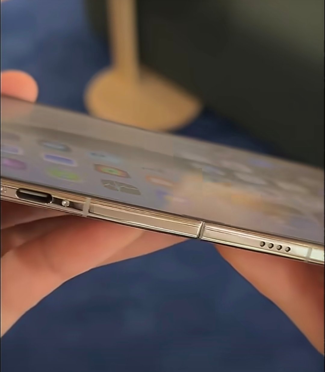 iPhoneDuo维修费8000折叠屏幕+苹果配件，双重Buff所以大家真要买i