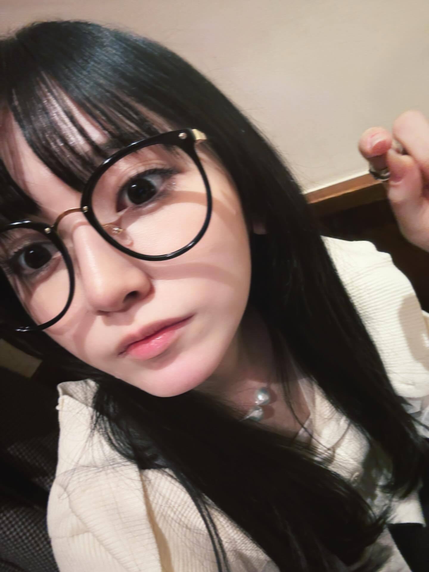池田瑛紗「めがね ︎…( ⚯̱̈᷄ )」 ​​​