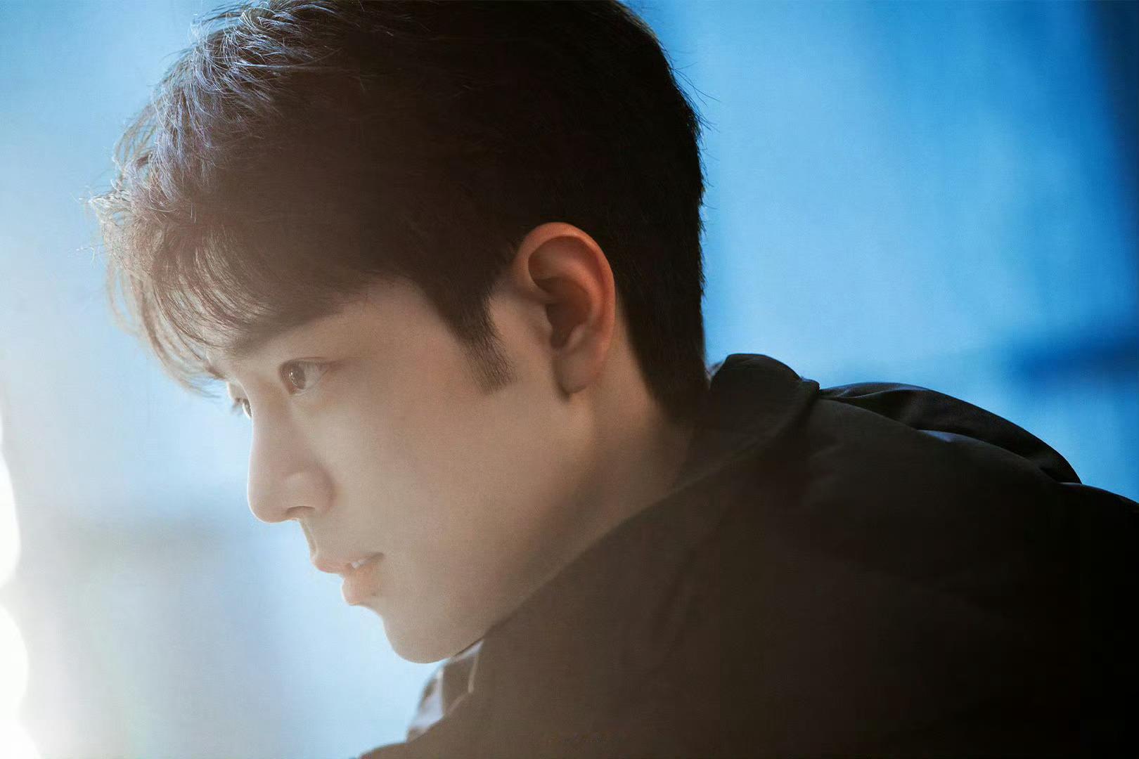 侧颜暴击呀！绝对是女娲炫技之作！肖战马年送福◎肖战