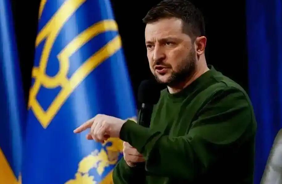 乌克兰又一次把战时状态的发条拧紧了

2026年4月28日，乌克兰最高拉达的议事