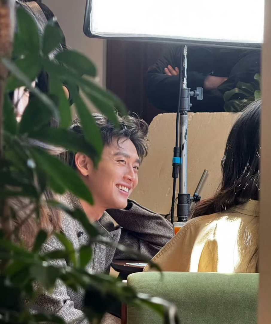 绝代方桦王天辰呲个大牙看郭晓婷笑王天辰：根本管理不了一点！看见郭晓婷就这么开心吗