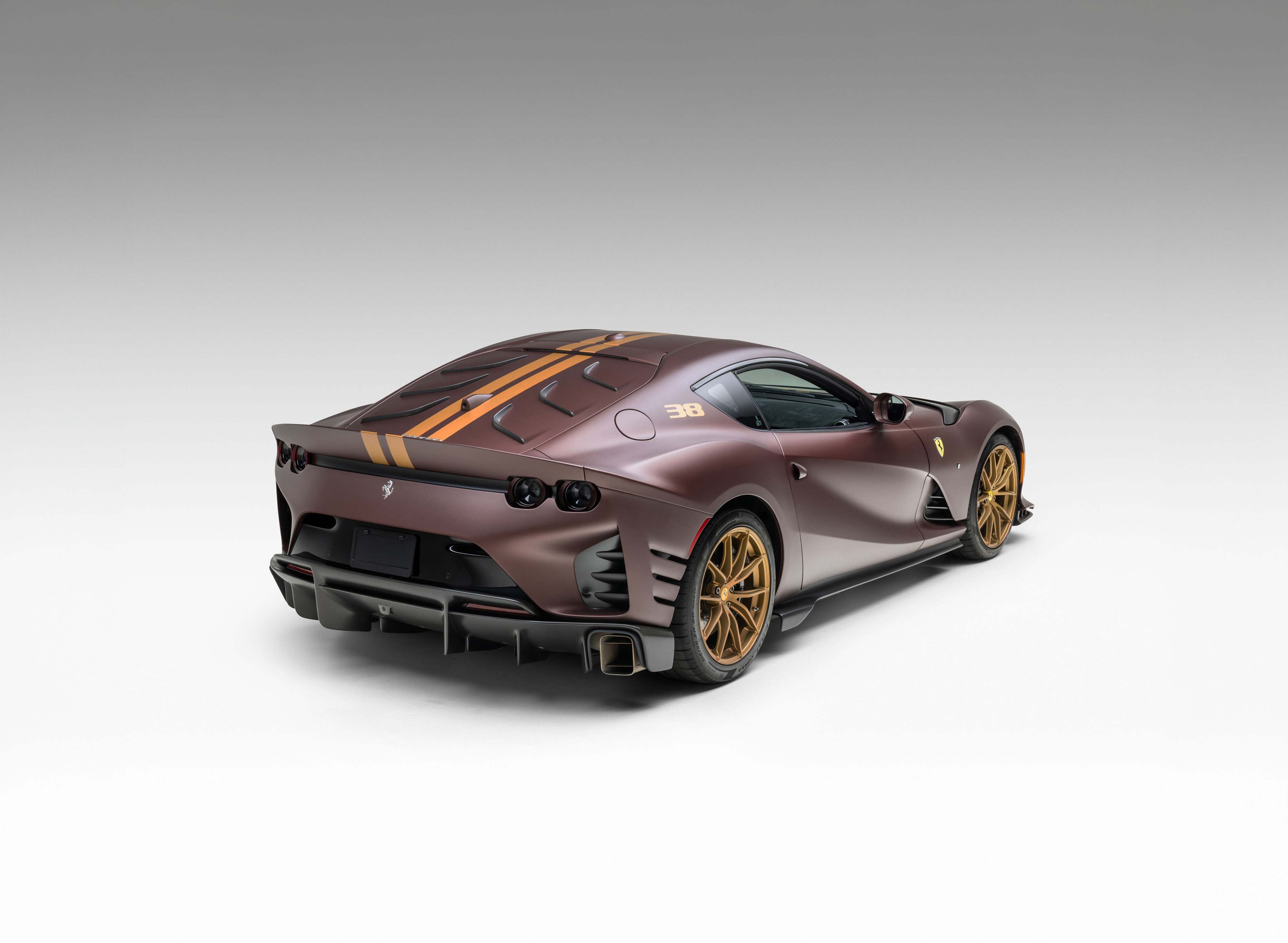 Ferrari 812 Competizione搭载 6.5L  V12 自然吸