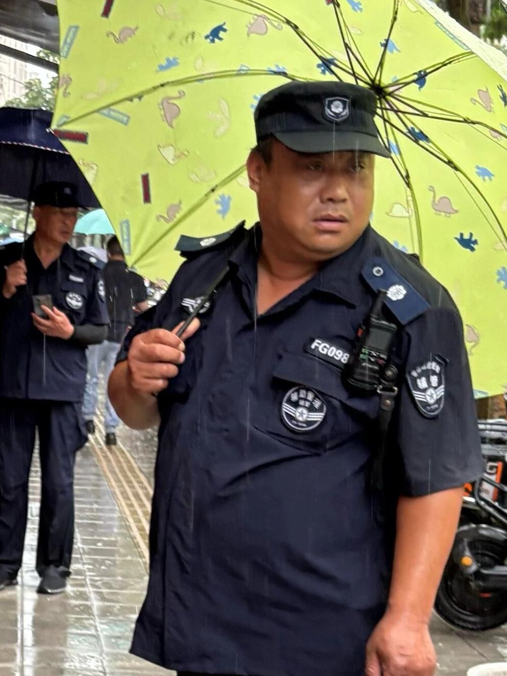 辅警最尴尬的莫过于执行公务时被直接无视！

路面拦检或盘查时，当事人直言“辅警没