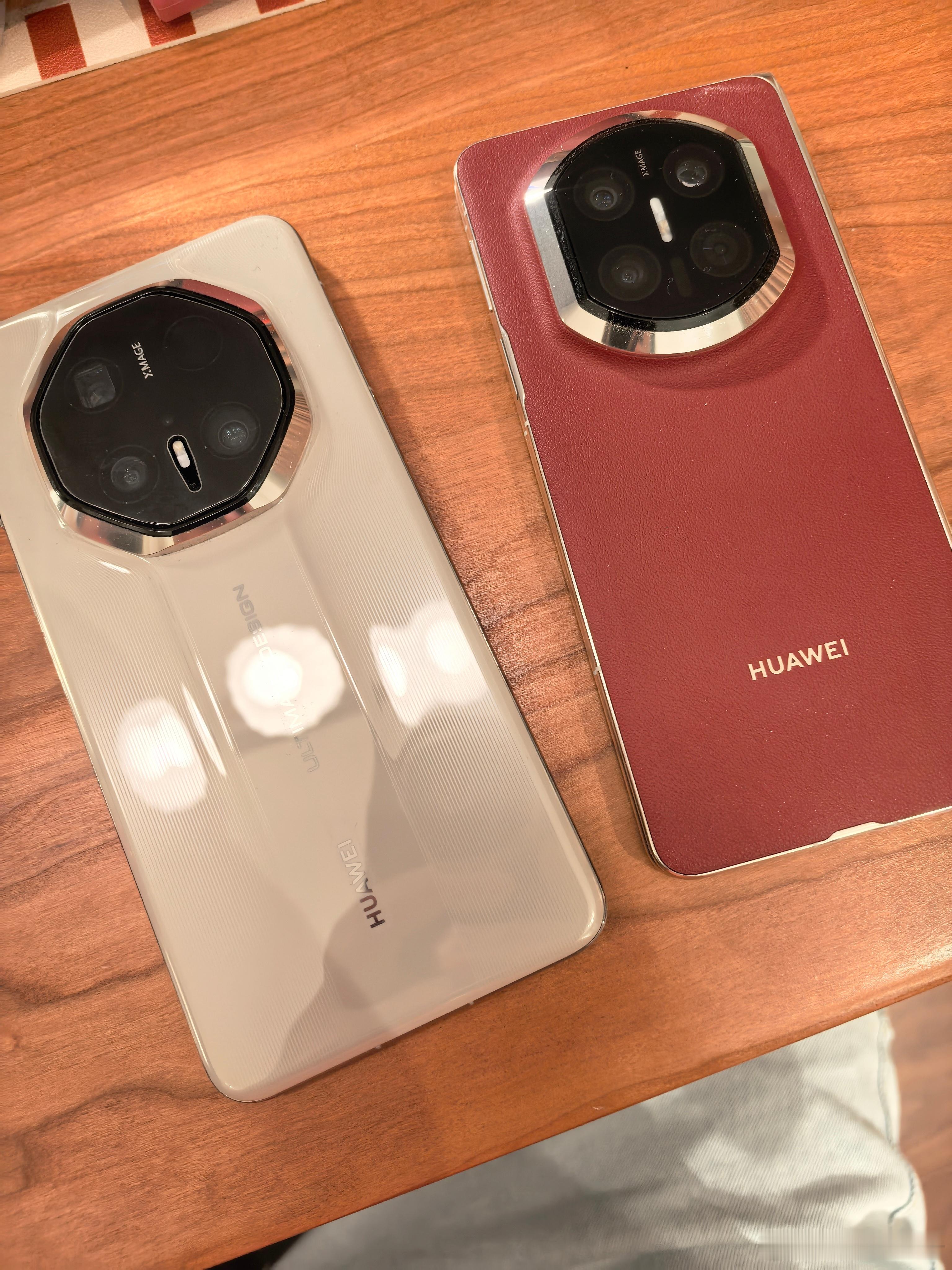 我一直想把左边这个机器换成紫色的但是在用了两个多月右边的这个机器后可能还是不太习