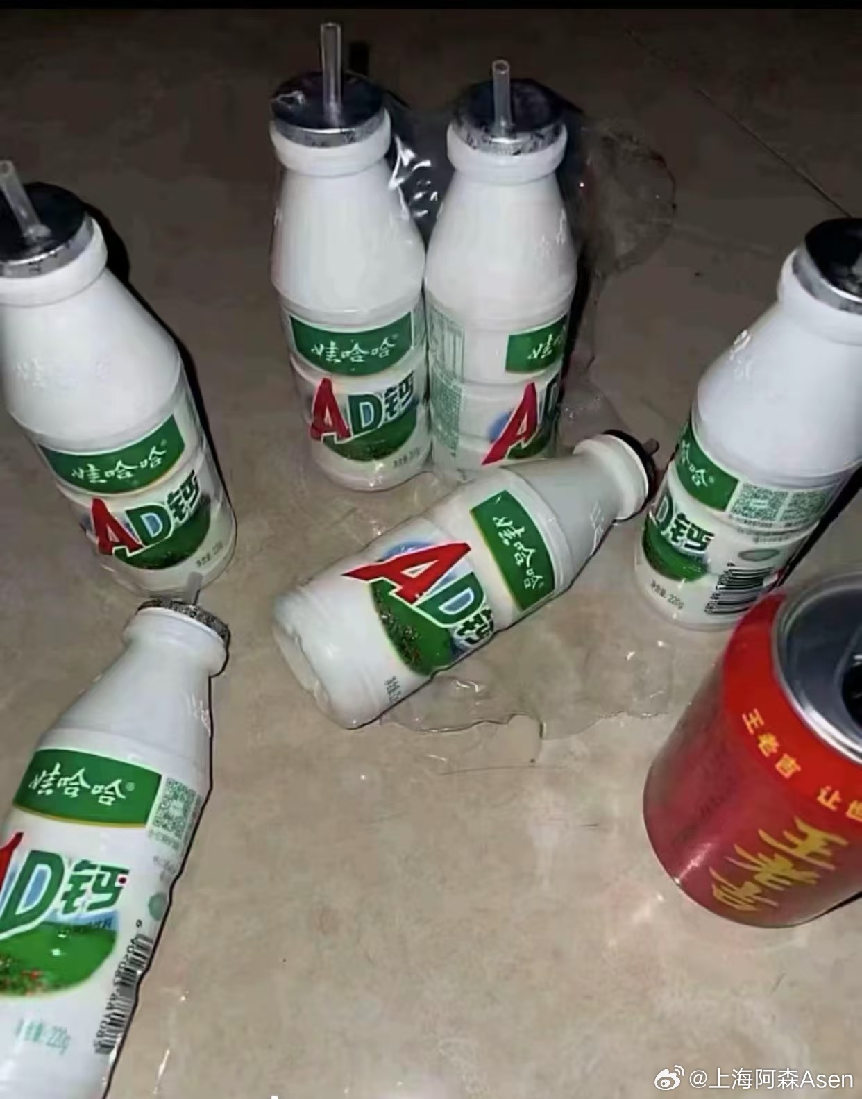 一个人喝了六瓶白的一瓶红的，终于释怀了…… ​​​