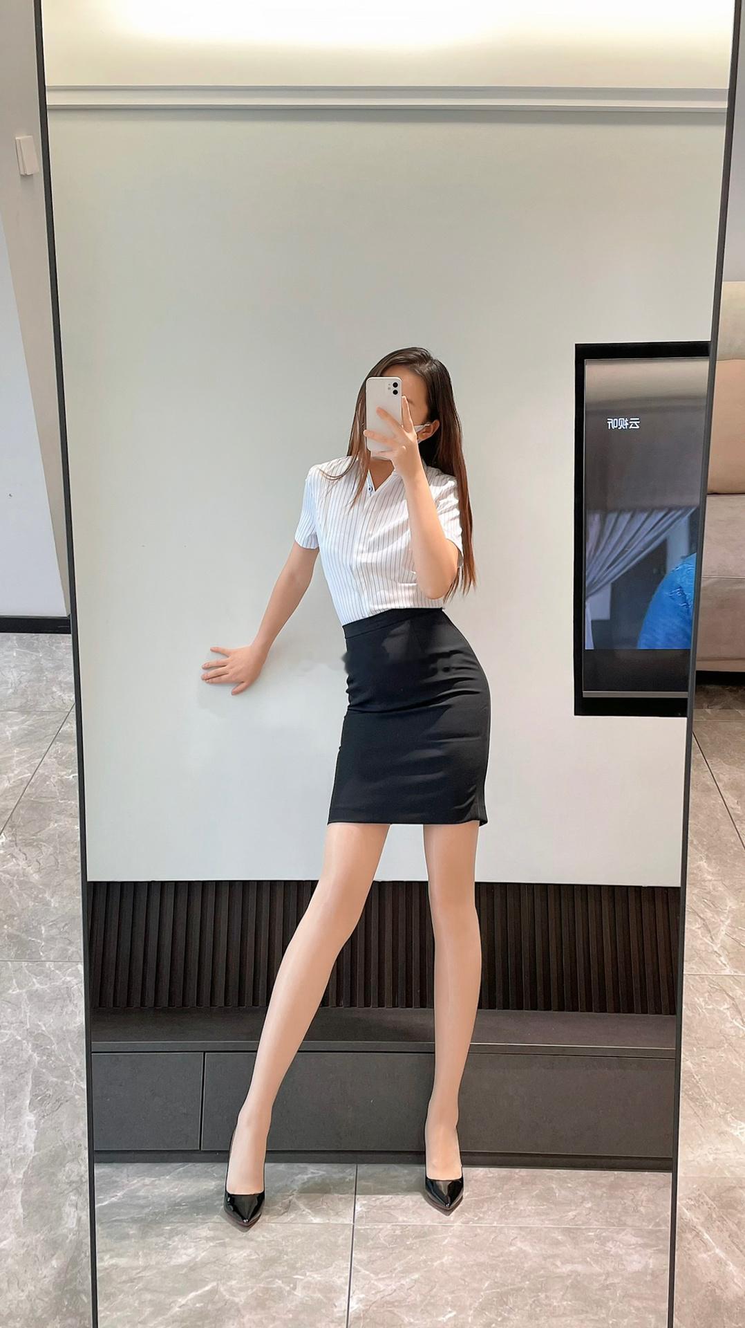 还有几天就要开学了，同学们抓紧时间把作业写完，一起交给老师哦 ​​​