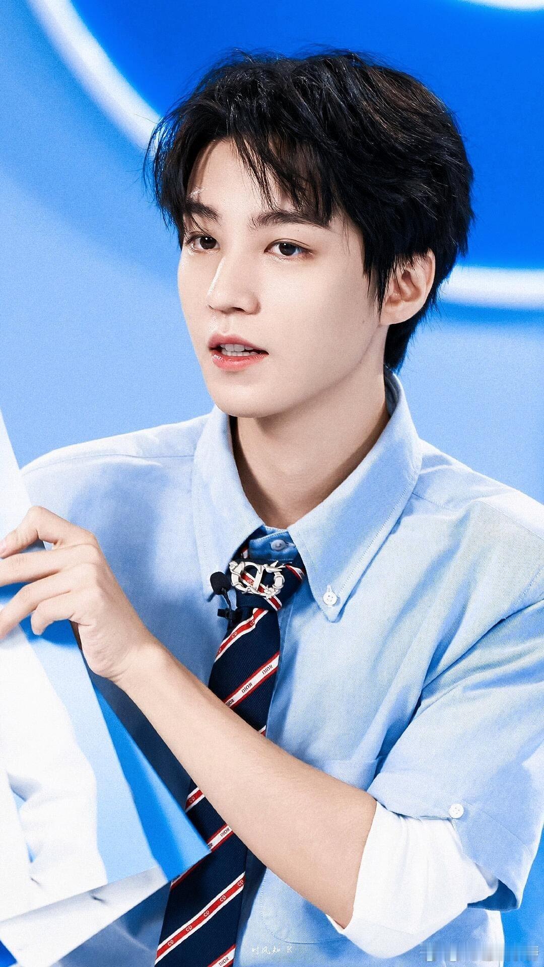 王俊凯选人全是性价比   你好星期六 两种店长模式大比拼！黄晓明豪气高薪招人，王