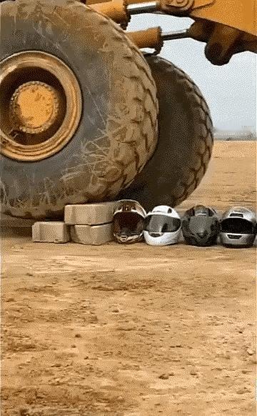 就是铁的也得变形啊！😱