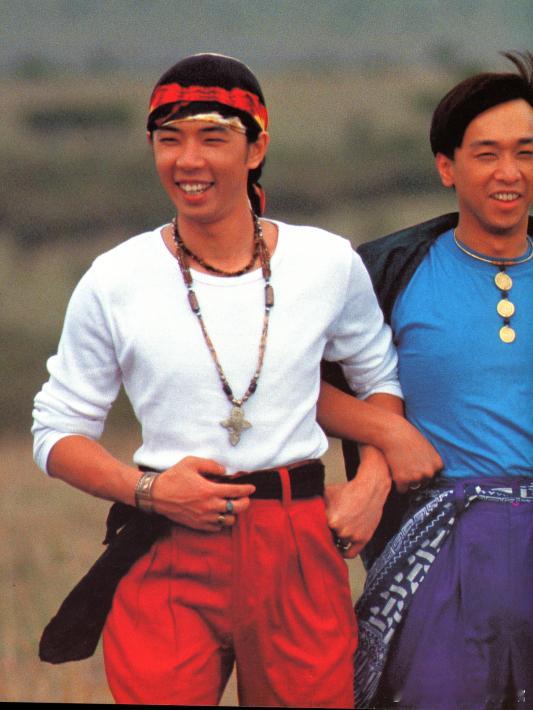 [月亮]年少多好，朋友多好！希望两位老友明天在美国相聚[握手] ​​​
