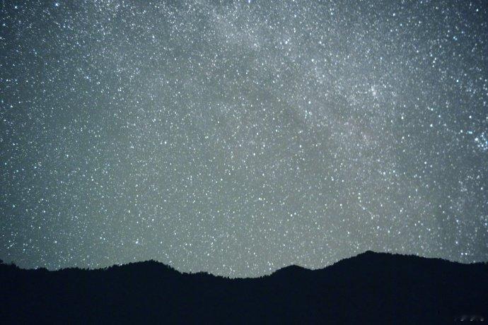 刘诗诗晒了3张Labubu 