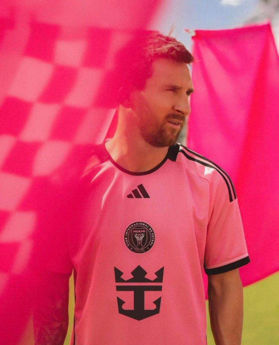 马蒂诺谈梅西🎙️：“梅西的状态很好，也一直在和球队一起训练。我们觉得让他参加芝