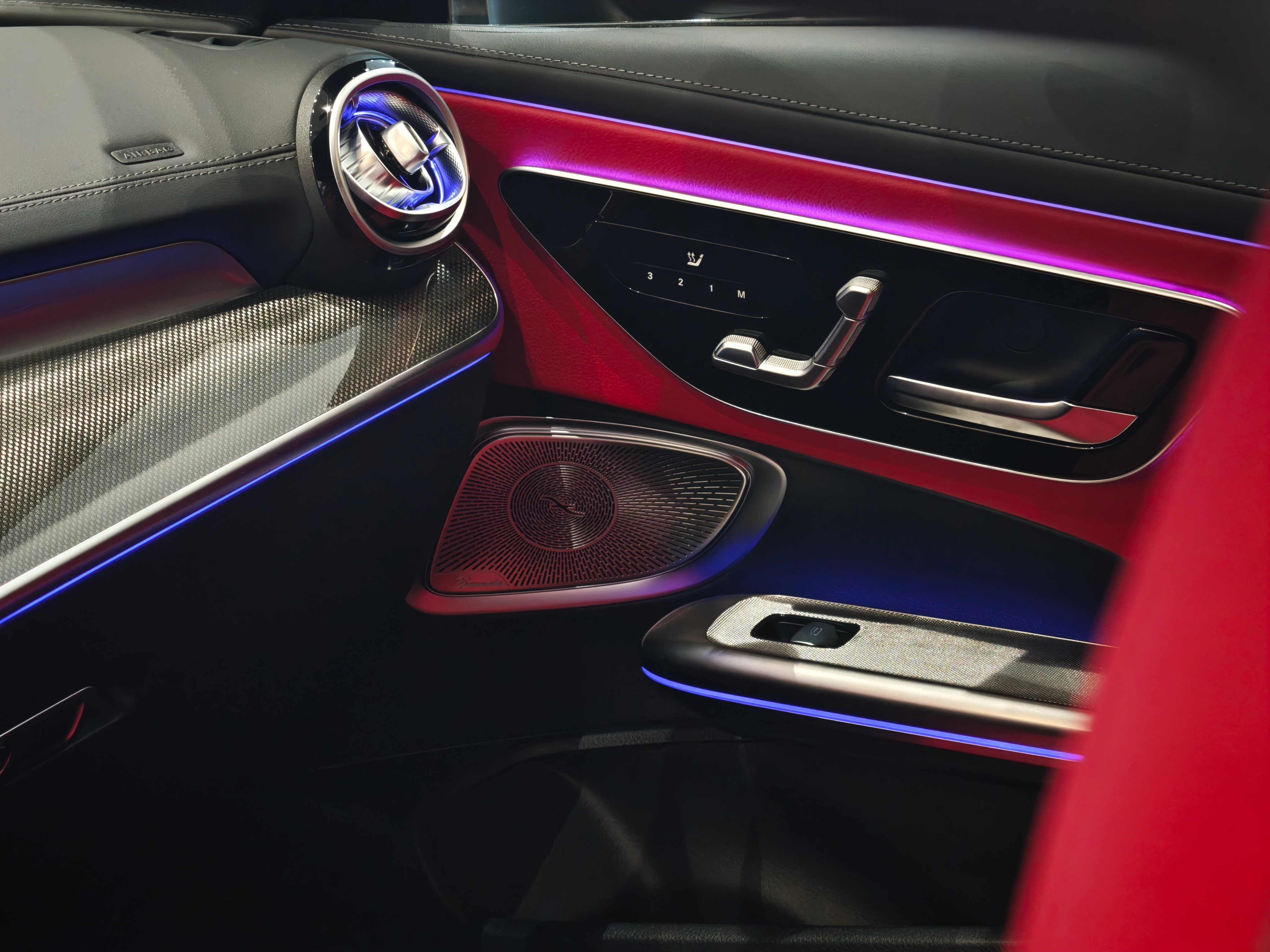 奔驰的小氛围灯整的，确实可以