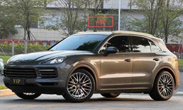 中国造“大6座SUV”来了，长得像保时捷！