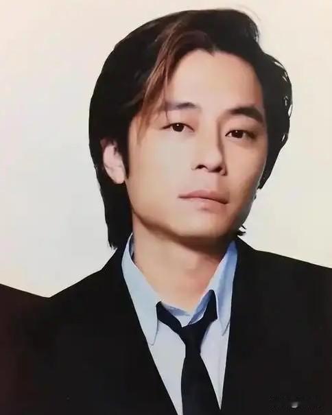 中国音乐史人物之王杰第495位（1962.10.20一）生于台湾新北，祖籍陕西西
