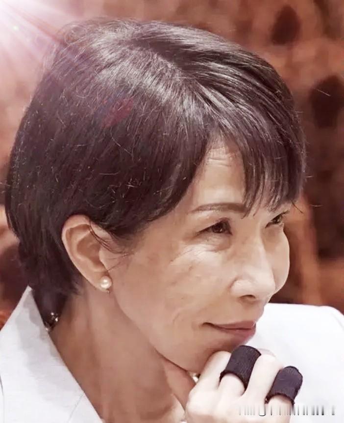 日本终于坐不住了，连夜派人来华探口风，可惜姿态还摆得不够低。

这次打着“看机器