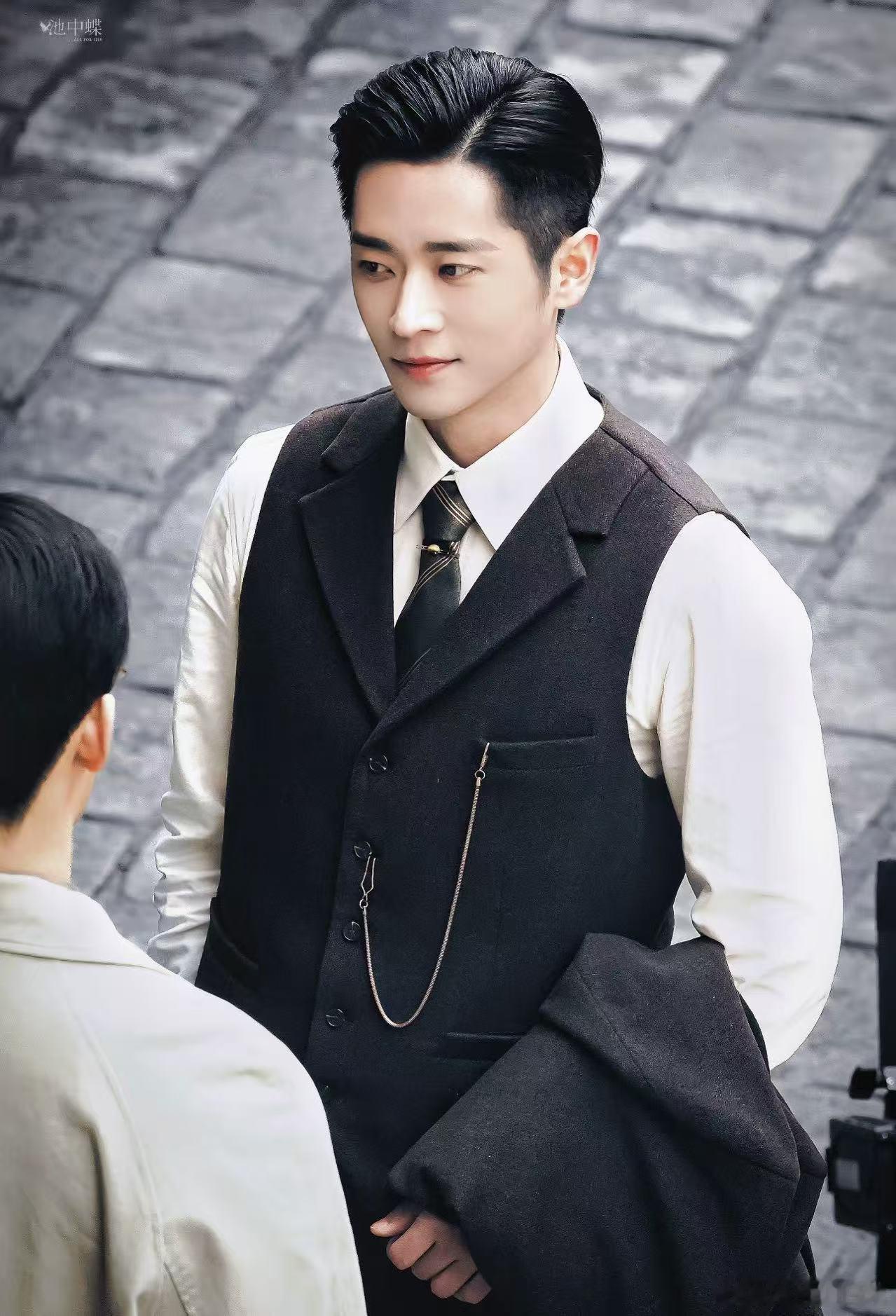 丞磊 上位少帅帅成啥了 丞磊这波演绎真的绝了，把上位少帅的霸气与细腻完美融合，微