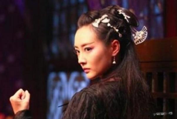 李纯演的4个反派，霓漫天忍了，素锦也忍了，图四更是讨人厌
对于李纯这个女演员，相