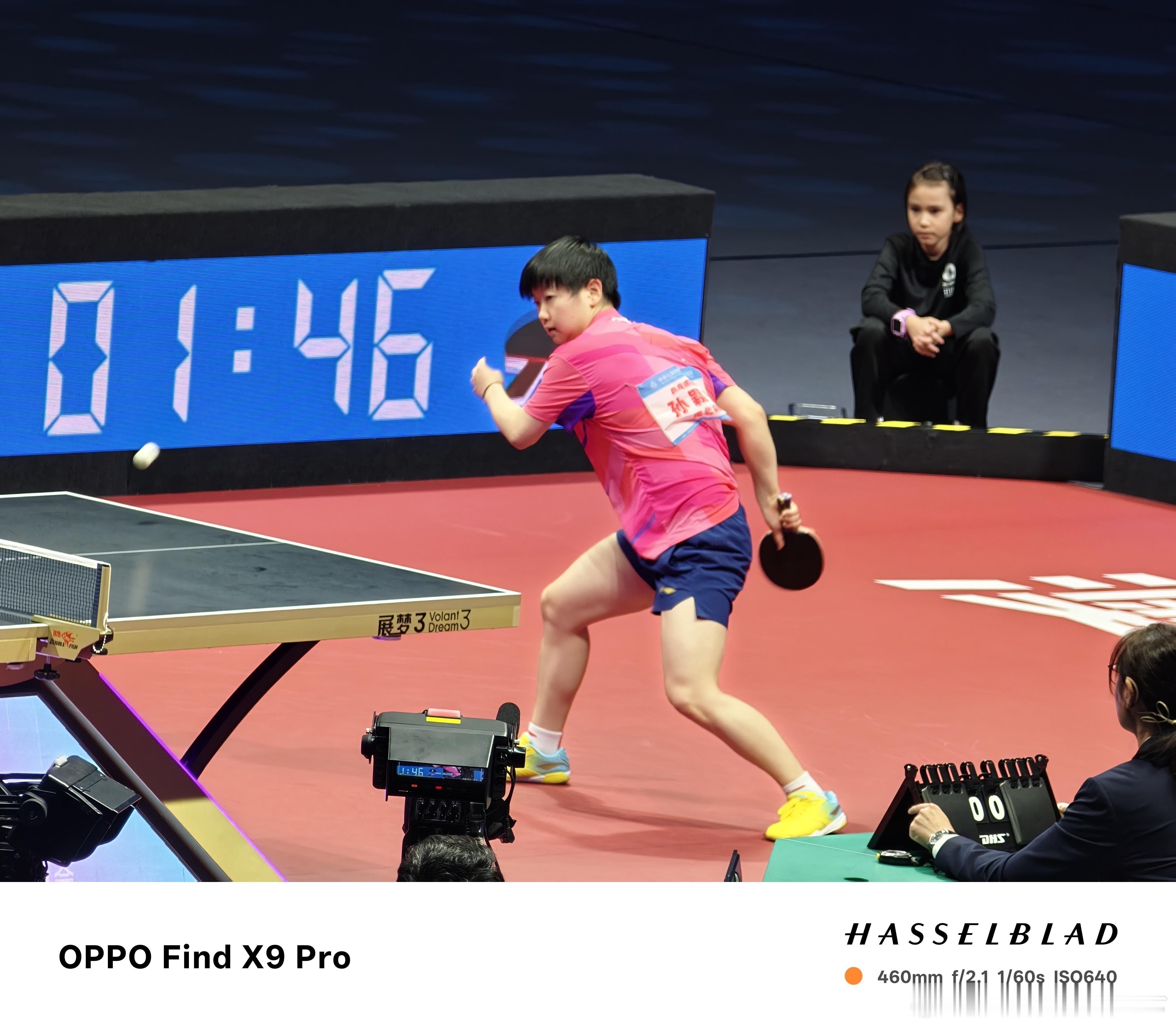 先来一组孙颖莎的比赛图片 