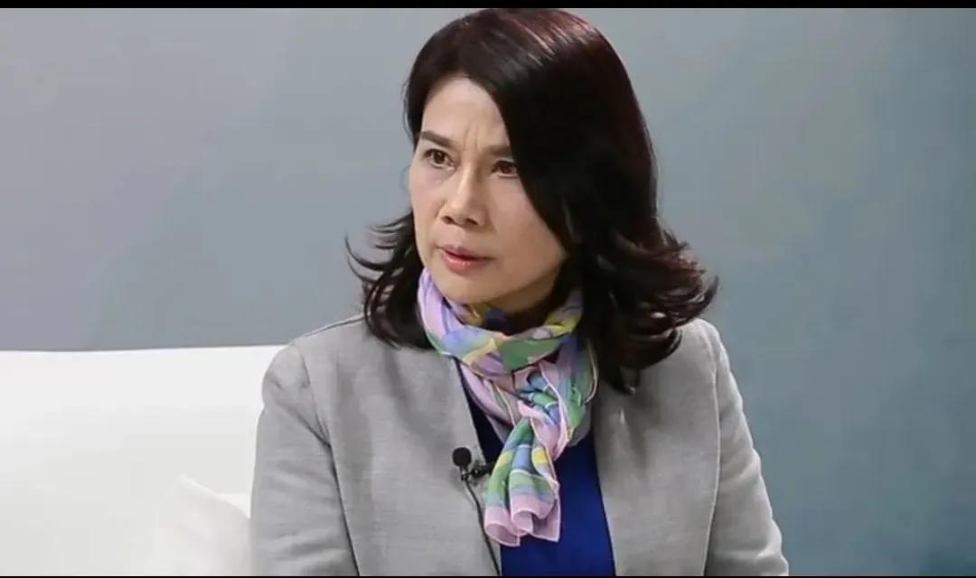 董明珠有点奇怪了，在格力股东大会上直接向小米空调“开战”，还说小米没有核心技术。