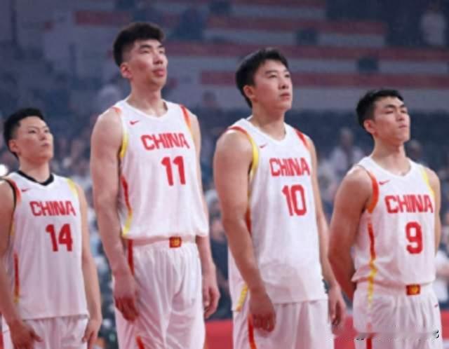 中国男篮87：78险胜沙特 廖三宁满分 胡金秋及格 庞峥麟低迷