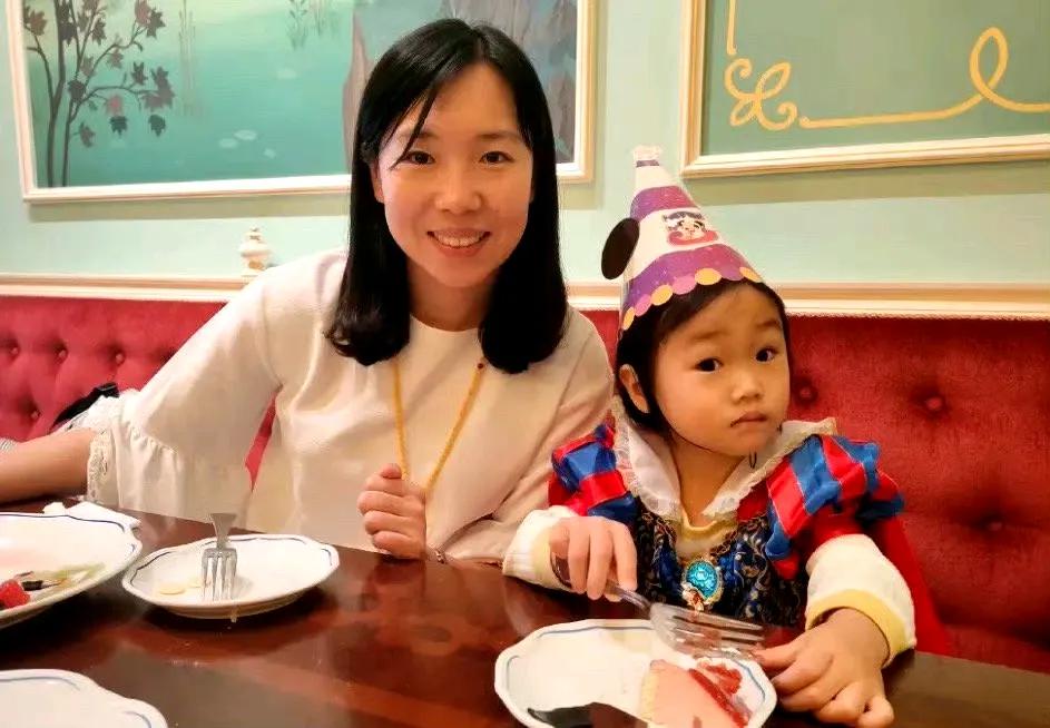 她是国乒奥运会第五位女单冠军，东北姑娘，16年里约奥运会夺得女团冠军后，28岁的