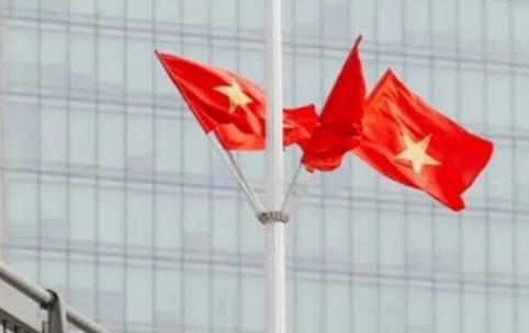 最近，越南政府搞了个大动作。为了庆祝国庆 80 周年，越南政府宣布给每位公民发放