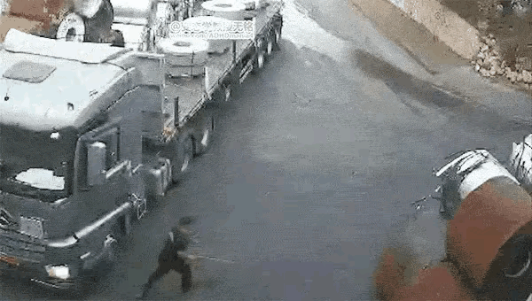 “穷不拉管，饿不拉卷”这是行业司机常说的一句话
​      成年人最基本的常识