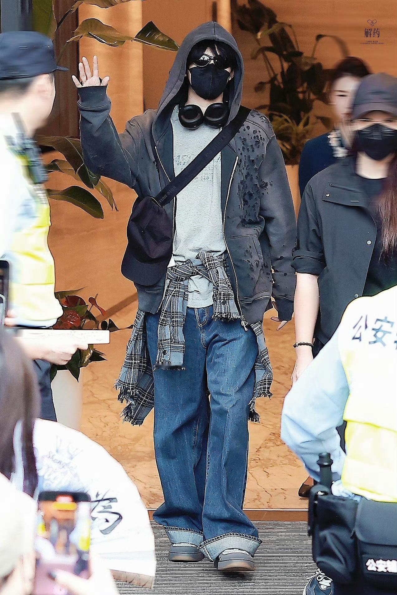 所以哥哥今天穿的是这身吗