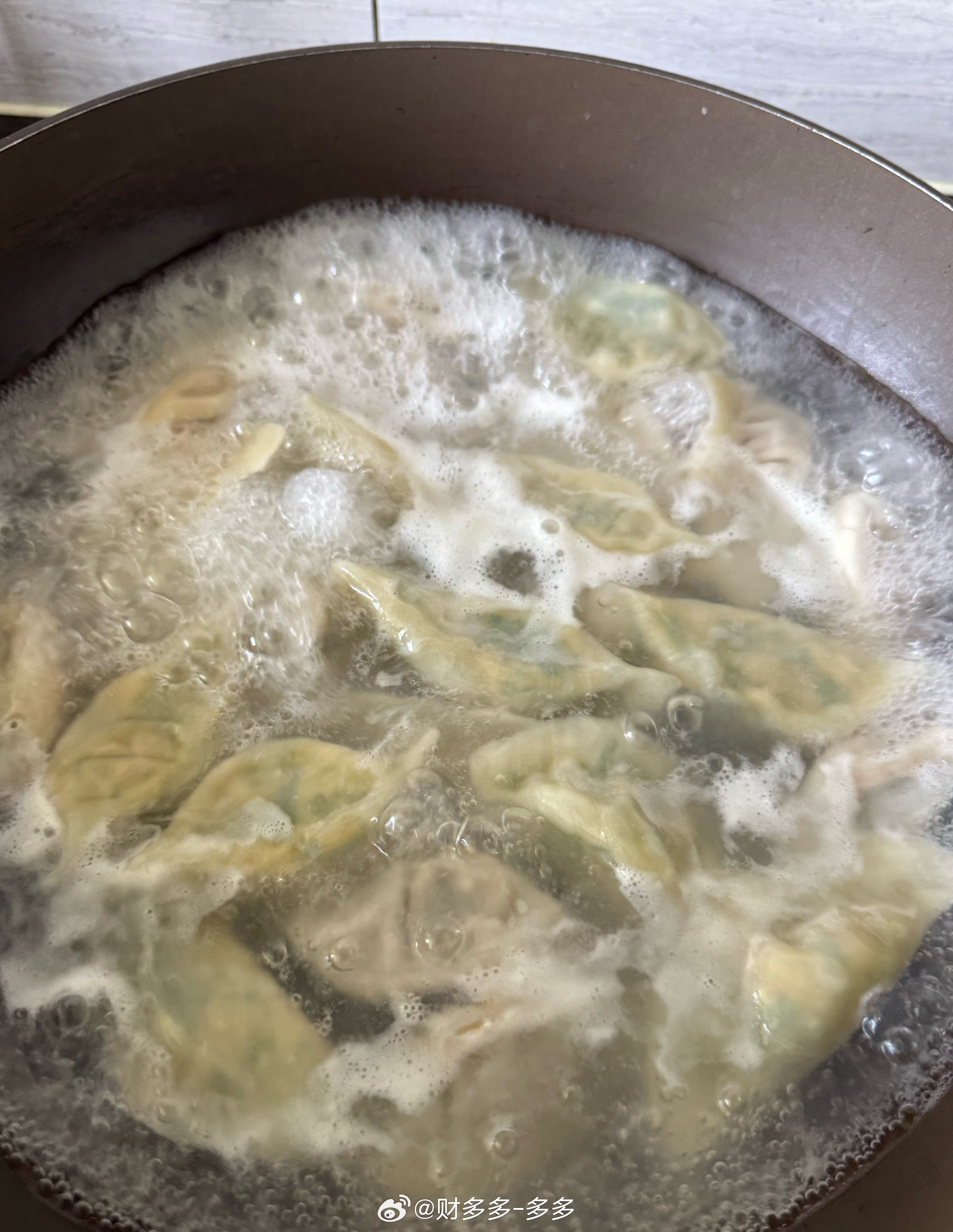 天呐！这个世界上，我都不知道除了我，还有谁能做出这么好吃的饺子，能娶到我的人就偷