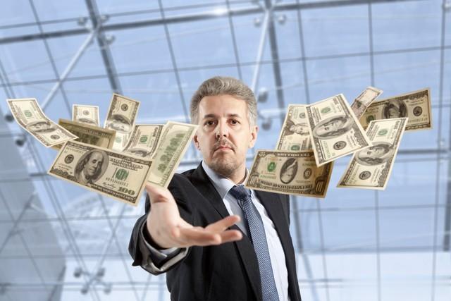 当今社会，有100万还能称百万富翁吗？银行人：肯定算富翁了！
在当今社会，拥有1