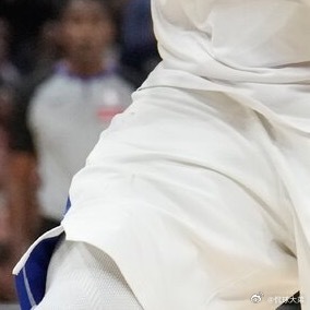 篮球体育 本季首度入选明星赛的活塞中锋Jalen Duren，在季后赛遭遇严重迷