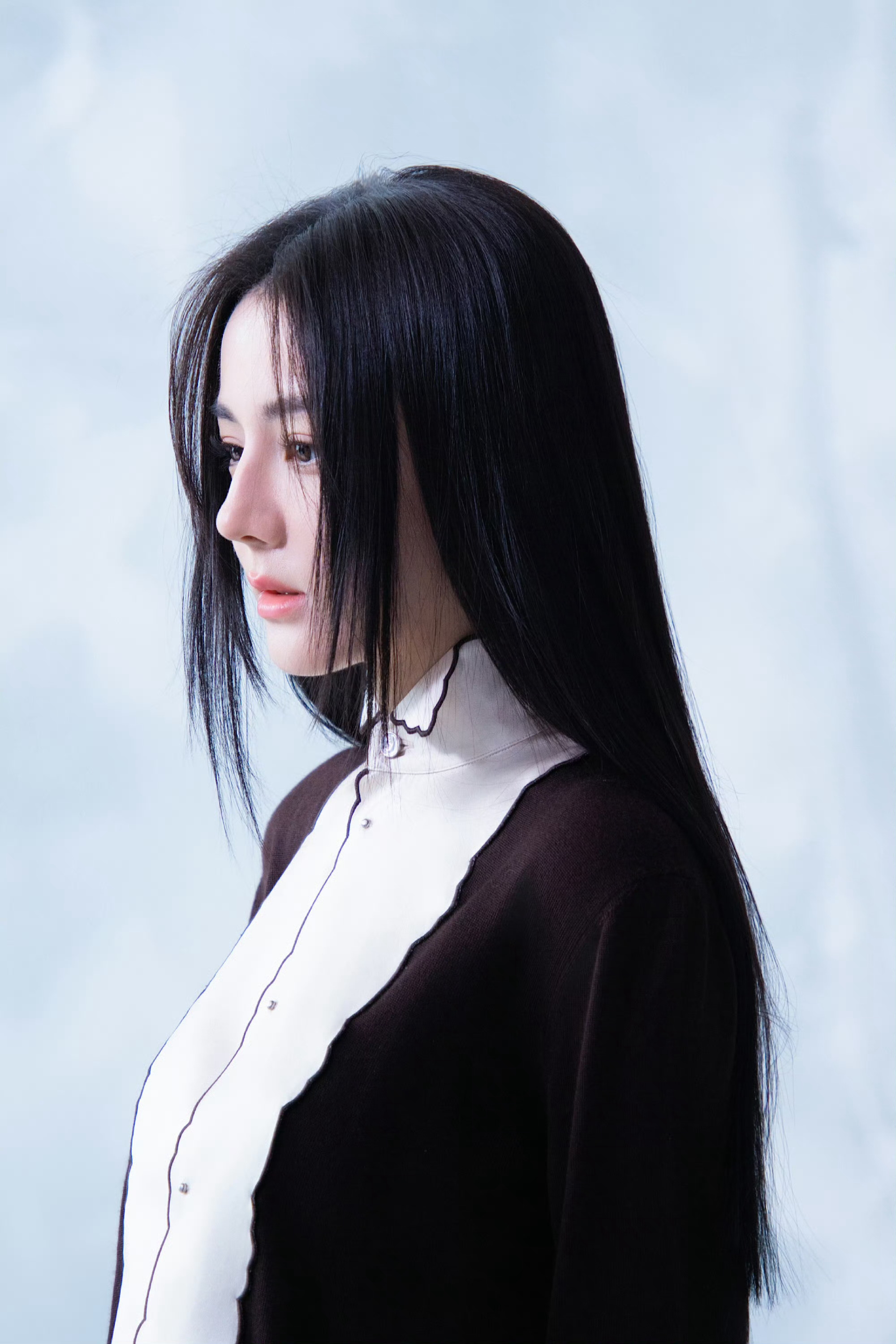 迪丽热巴路虎卫士全驭代言人迪丽热巴 dlrb 热巴开卫士 dlrb 迪丽热巴卫蓝