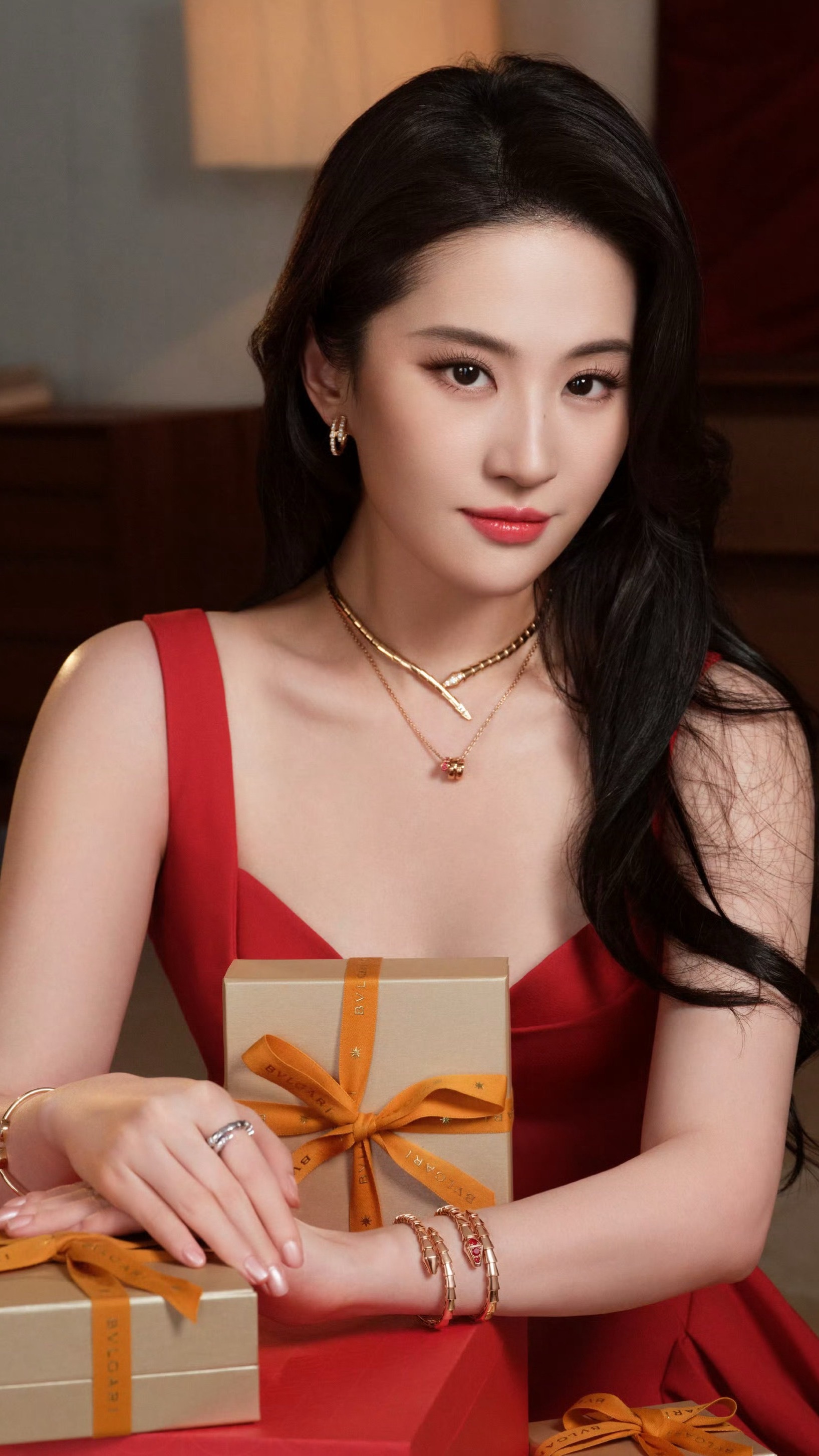 赵露思、刘亦菲、吴磊、蔡依林、张凌赫、杨紫、马思纯、秦海璐、郭采洁出镜宝格丽新春