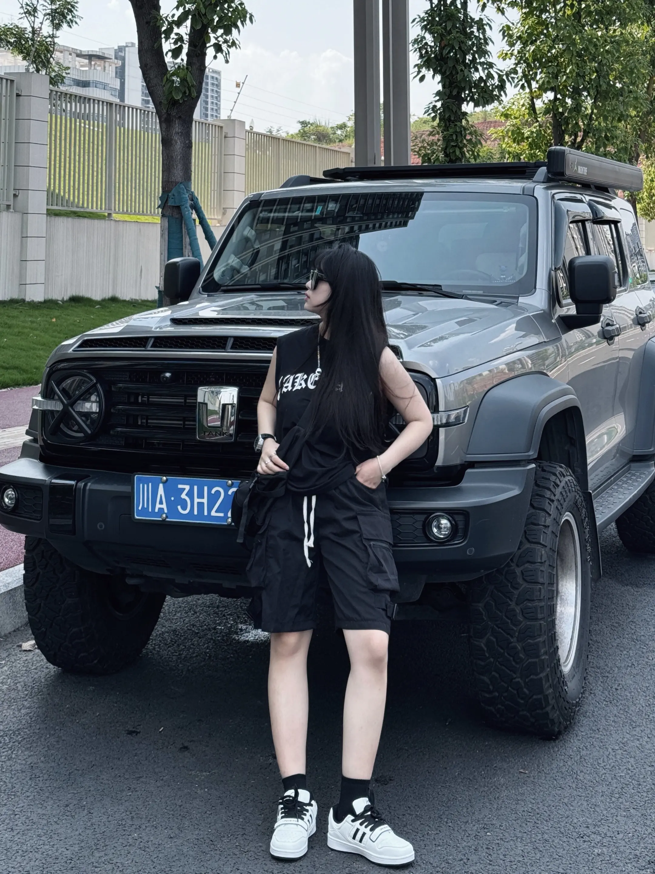 还有喜欢开越野车的女生吗。