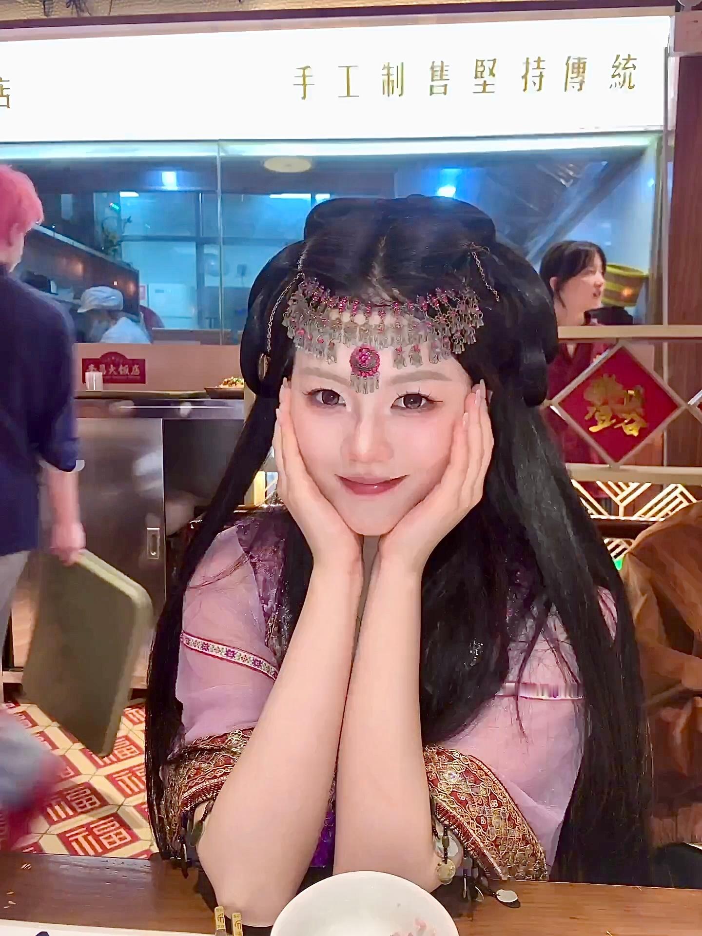 好喜欢化妆姐姐给我画的这个妆[哇] ​​​