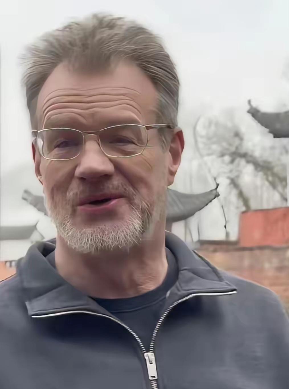 王铎：加拿大说相声的“大山”，竟然成这样了。